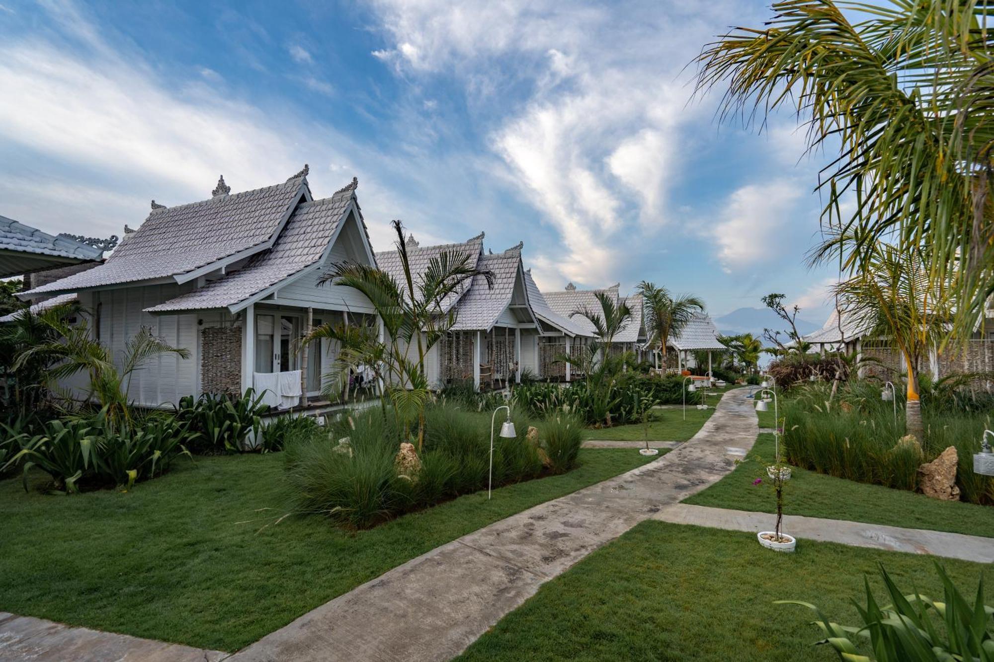 Paus Putih Hotel 蓝梦岛 外观 照片