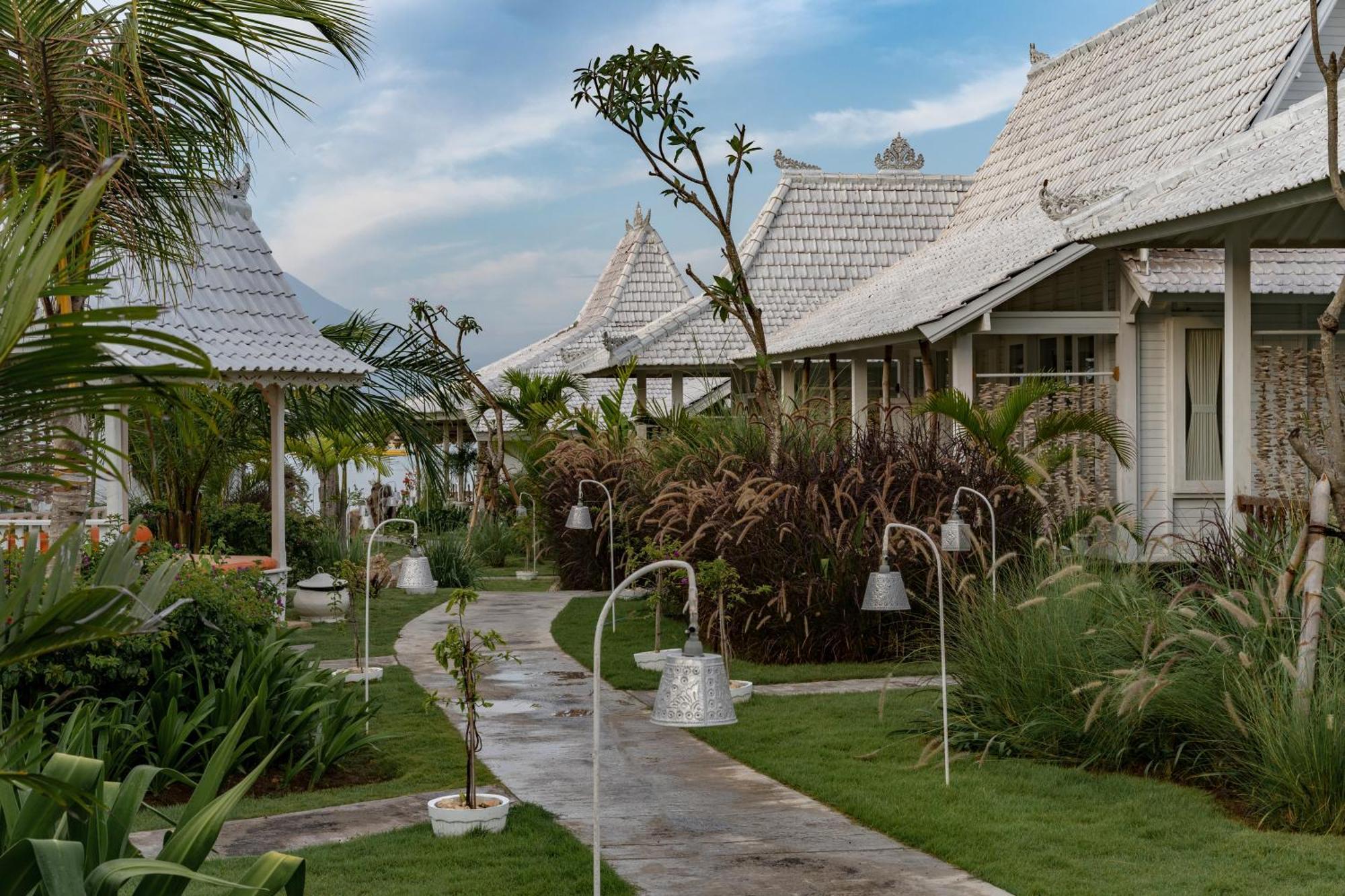 Paus Putih Hotel 蓝梦岛 外观 照片