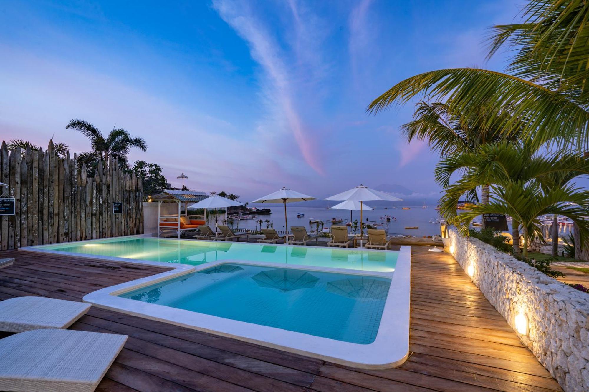 Paus Putih Hotel 蓝梦岛 外观 照片
