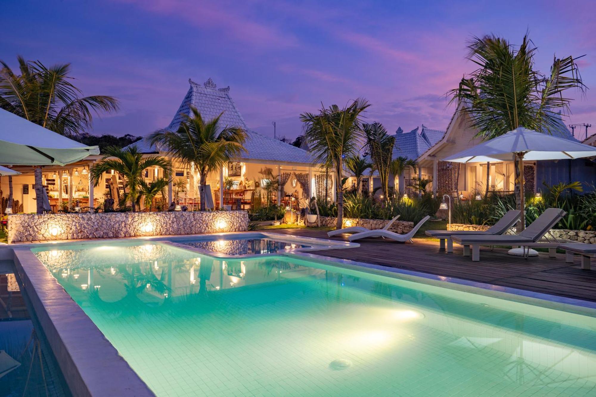 Paus Putih Hotel 蓝梦岛 外观 照片